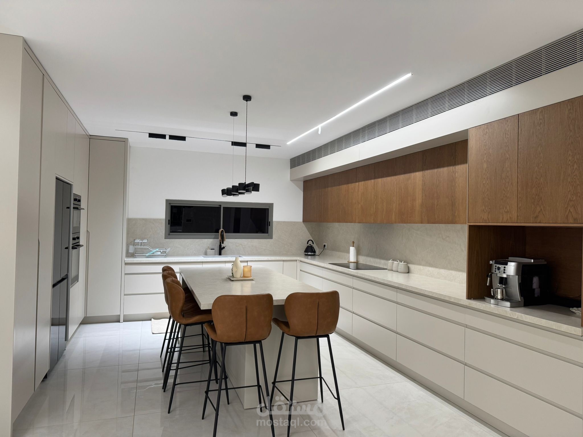 تصميم مطبخ مودرن فاخر بأسلوب Minimal Contemporary
