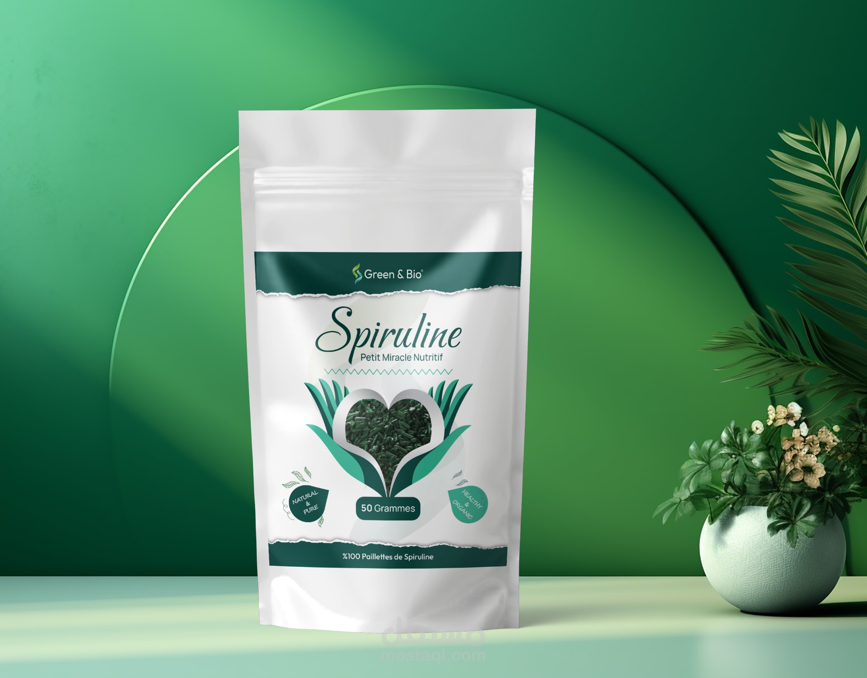 تصميم وتطوير هوية بصرية وتصاميم تغليف لعلامة Green & Bio لمنتجات الصحة والجمال الطبيعية المعتمدة على السبيرولينا
