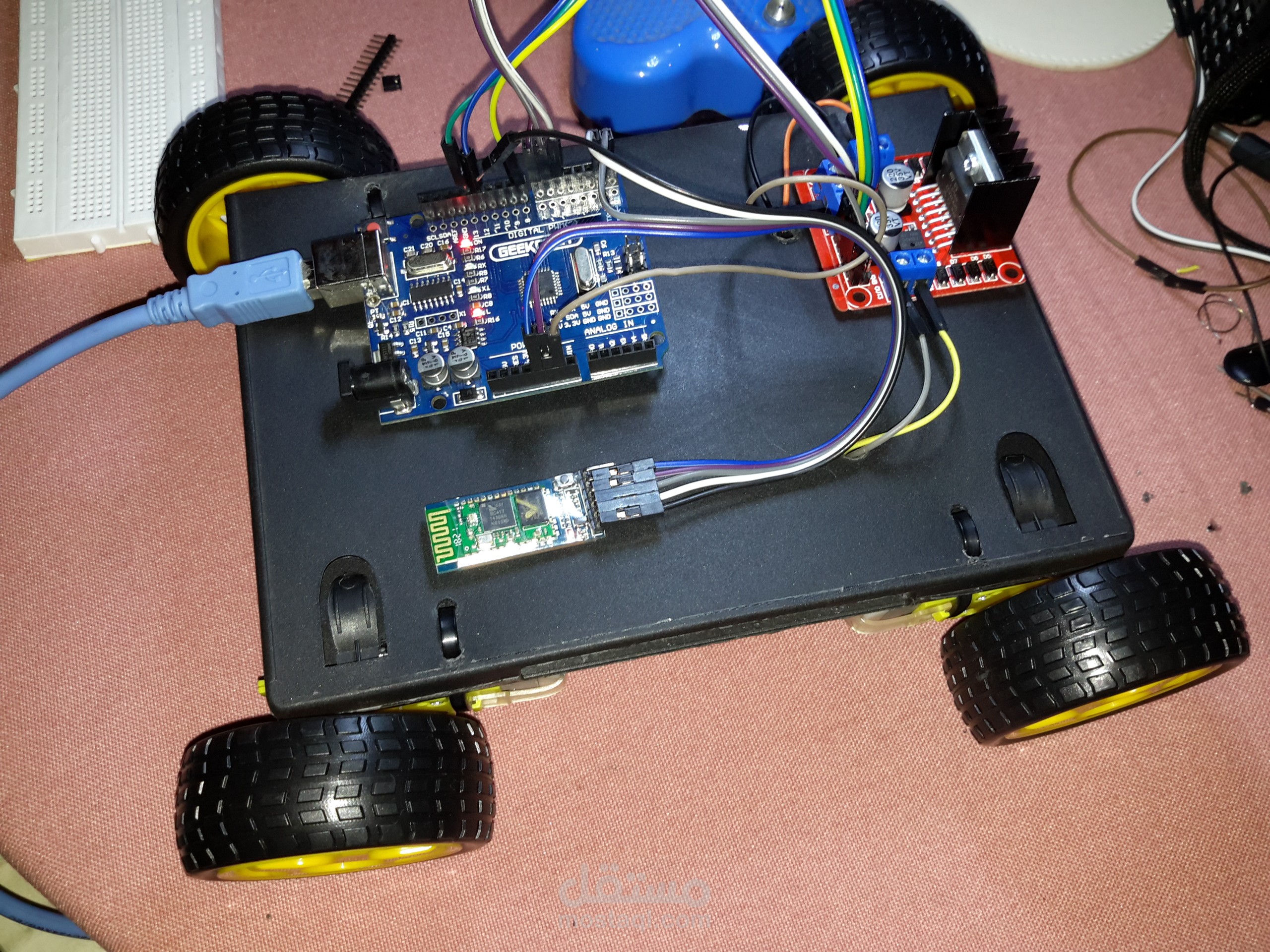 نظام تحكم في سيارة عن بعد (IoT Robot Car)