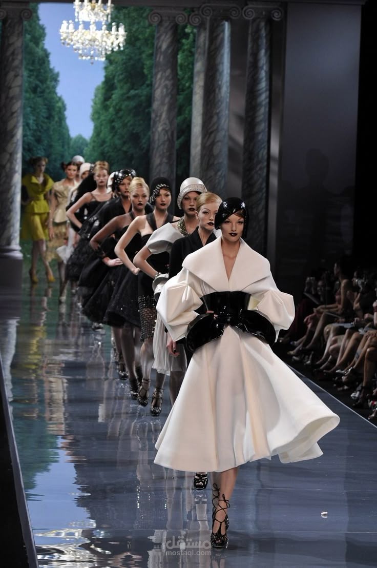 FASHION AND THE HISTORY OF VOGUE MAGAZINE