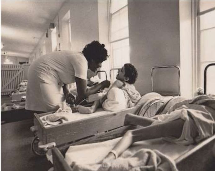 دراسة حالة في أخلاقيات البحث العلمي: انتهاكات حقوق الإنسان في مدرسة ويلوبروك