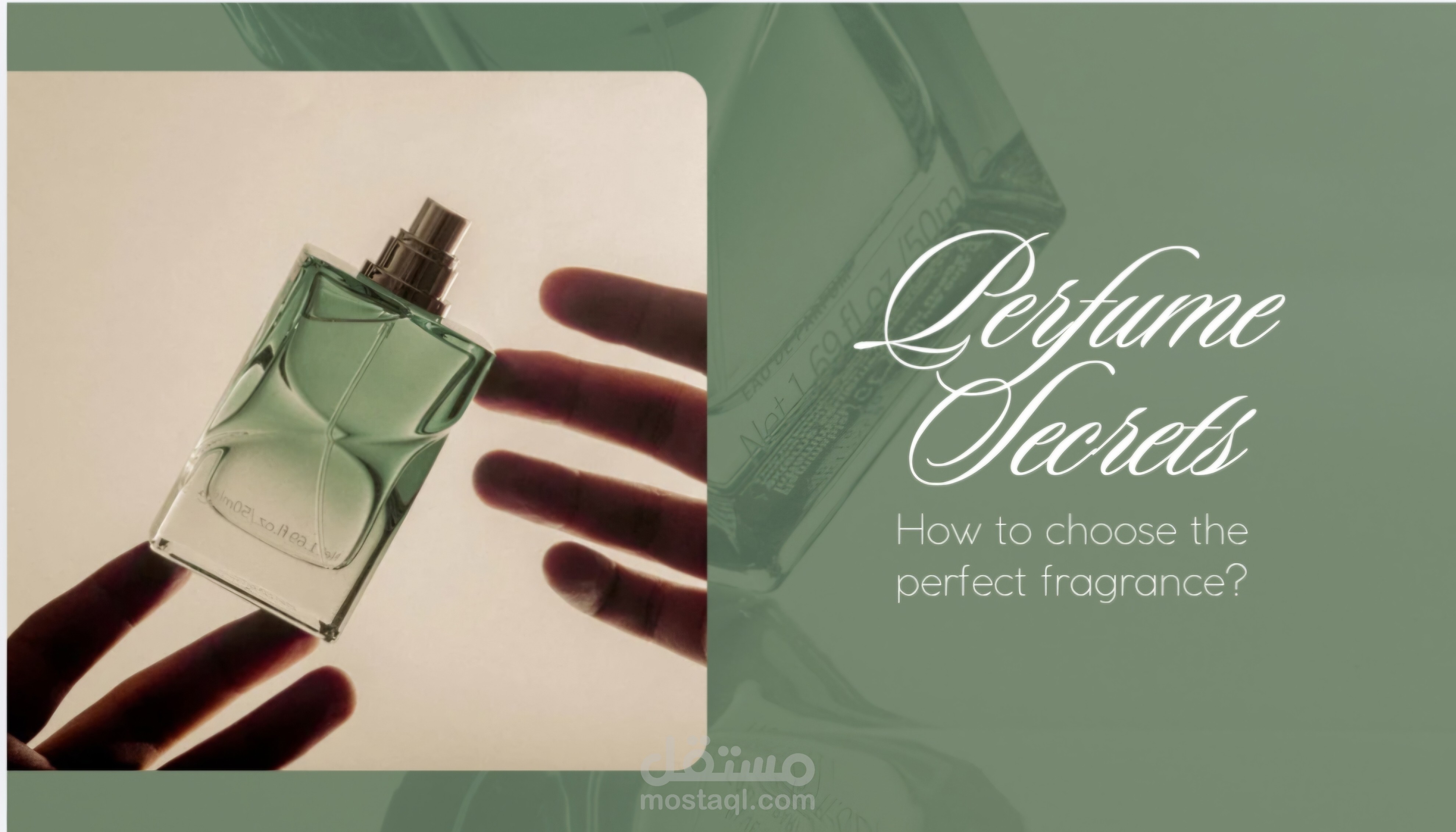 لقطة مقربة لزجاجات عطر عتيقة،