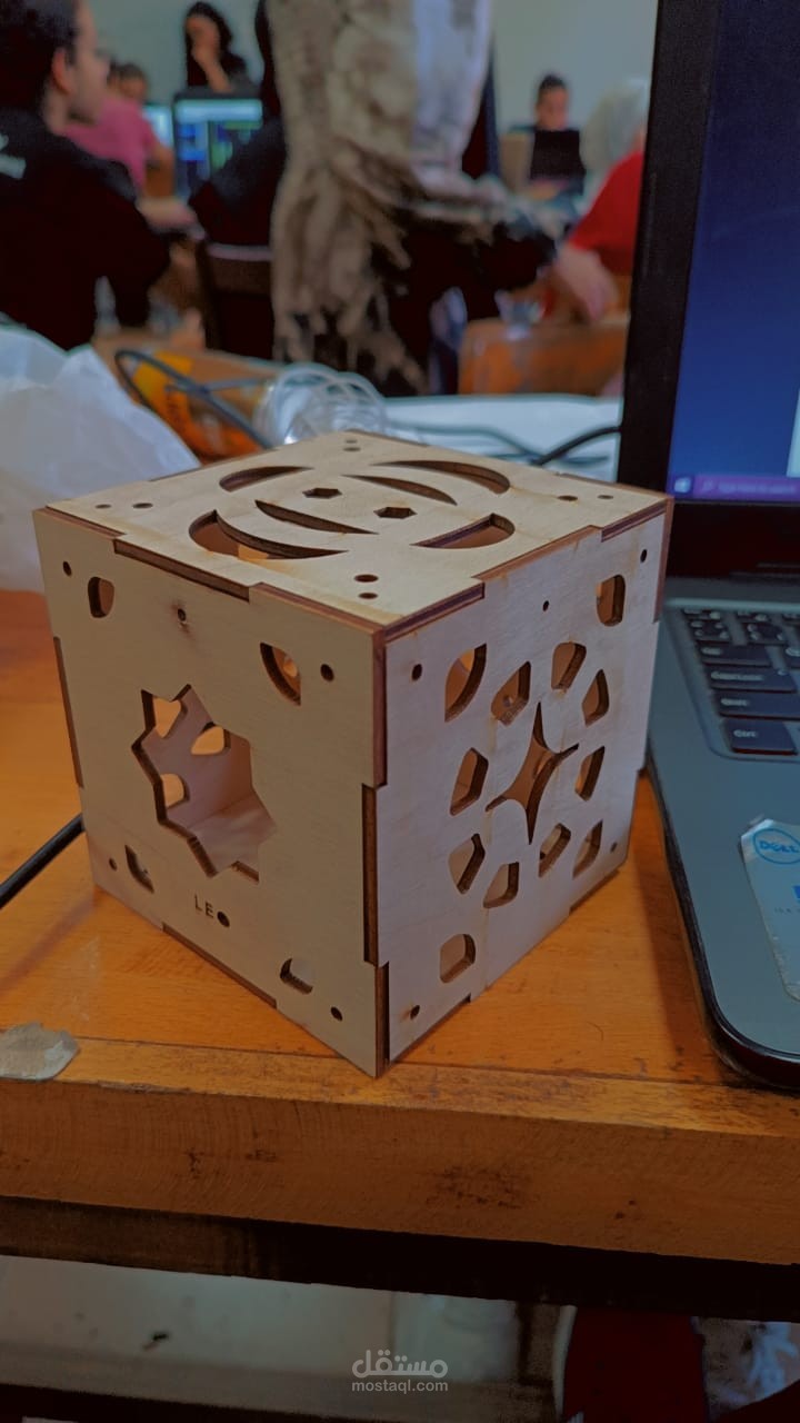 مهندس تصميم ميكانيكي للأقمار الصناعية (CubeSat) – هيكل خارجي، تحليل إجهادات، وتكامل أنظمة