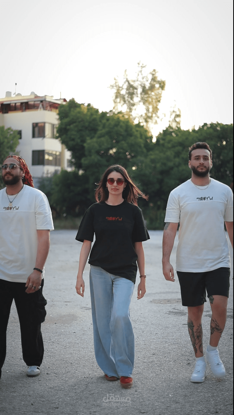 فيديو إعلاني للألبسة