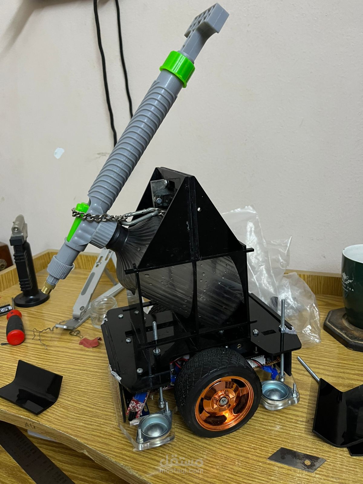 مشروع عمل ربوت لتطفئه النار