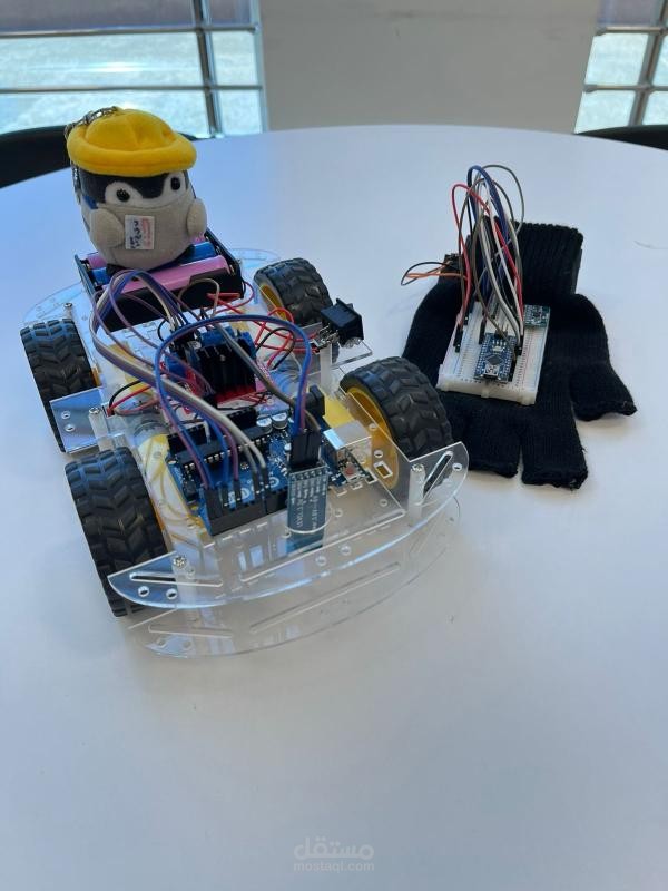 مشروع سيارة روبوتية يتم التحكم بها بالإشارات باستخدام Arduino