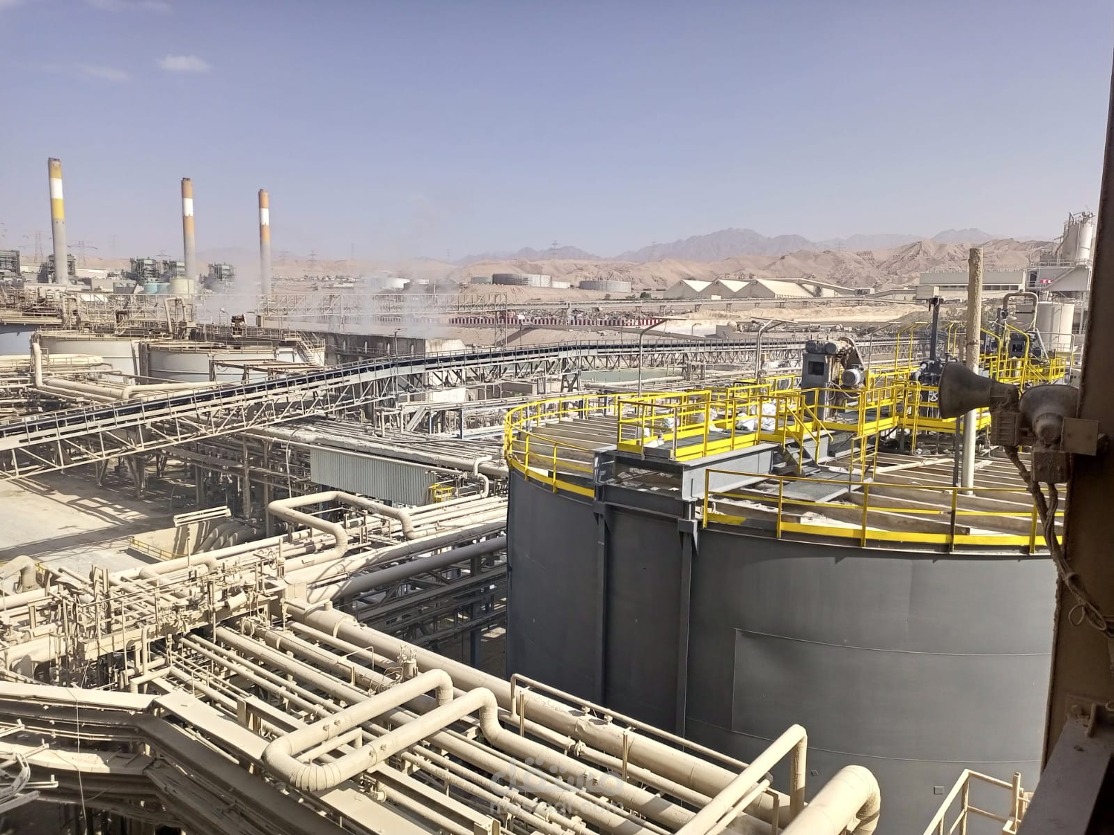 تحسين كفاءة خط إنتاج في مجال الصناعات الكيميائية بنسبة 15%.