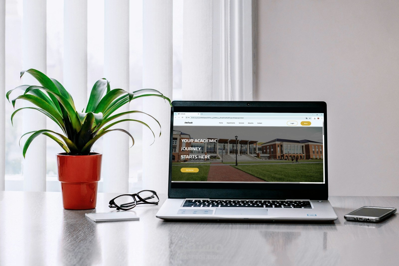 تصميم واجهة منصة تعليمية (UniGuide)   (Responsive Website)