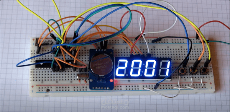 تصميم ساعة رقمية باستخدام RTC و7-Segment Display