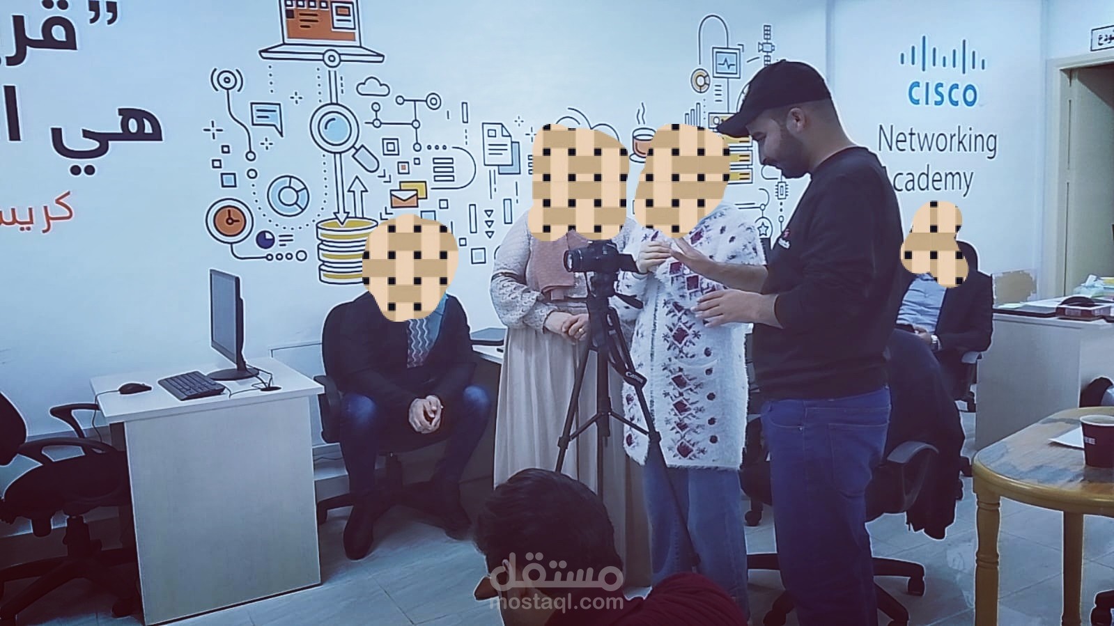 تدريب أساسيات صناعة المحتوى والتصوير والمونتاج والجرافيك ديزاين