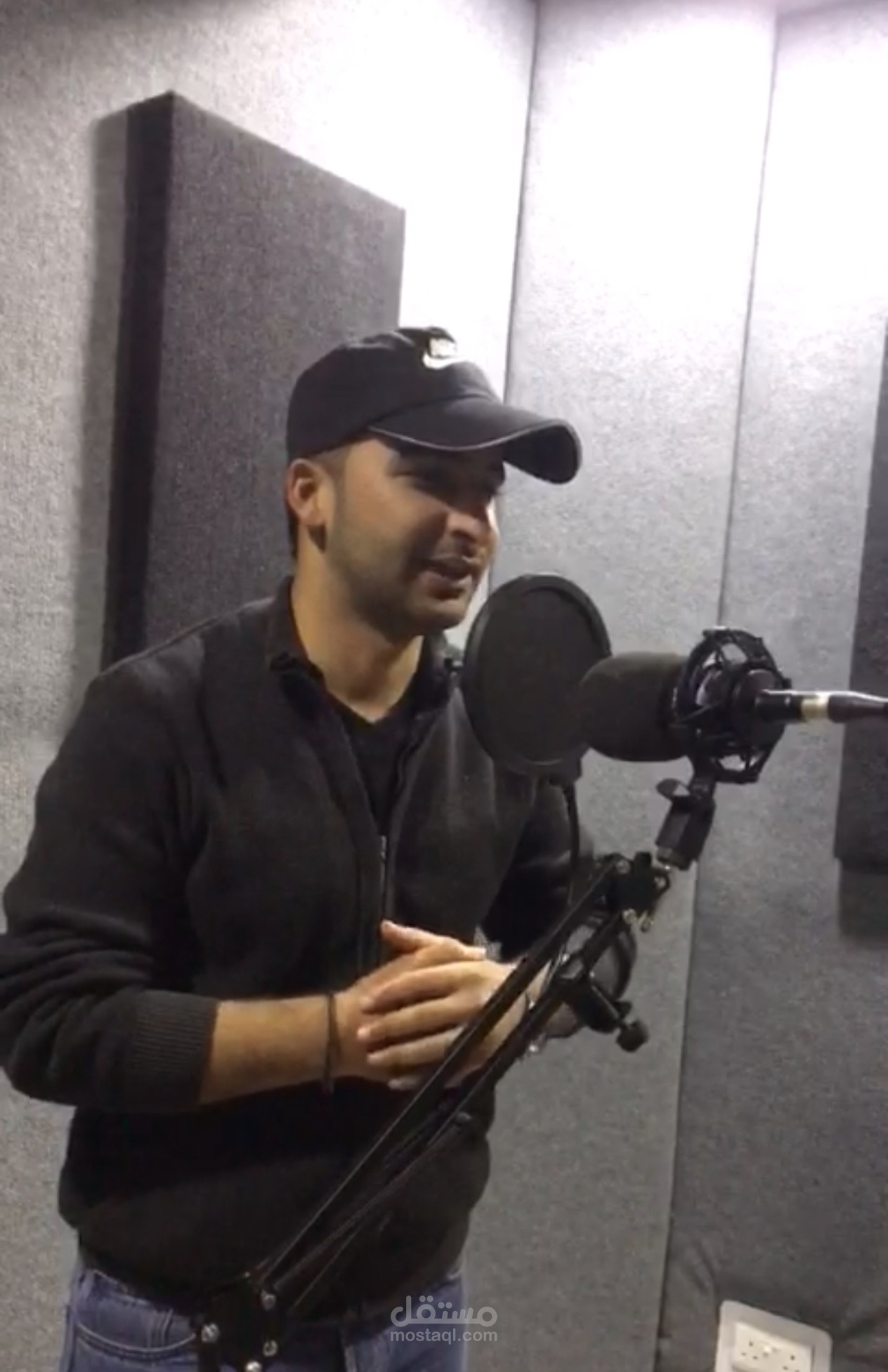 تسجيل صوتي للترويج لجامعة العقبة للتكنولوجيا