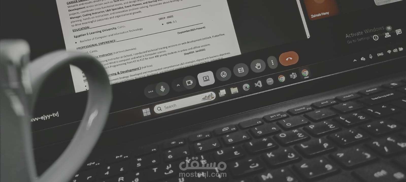 تقديم استشارات مهنية لمساعدة الطلاب على بناء مسارهم الوظيفي