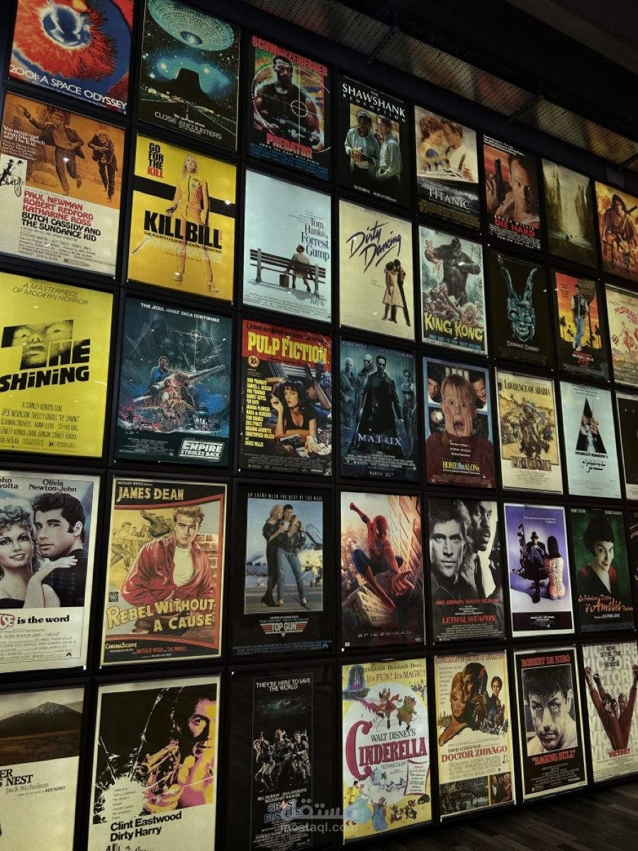 مراجعات سينمائية نقدية (تحليل للأداء، الإيقاع، والسيناريو).