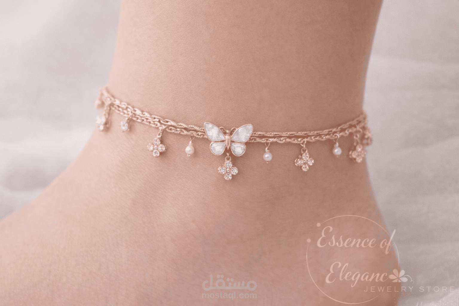 خلخال "فراشة الأوبال": لمسة أنوثة ساحرة لإطلالة صيفية فريدة