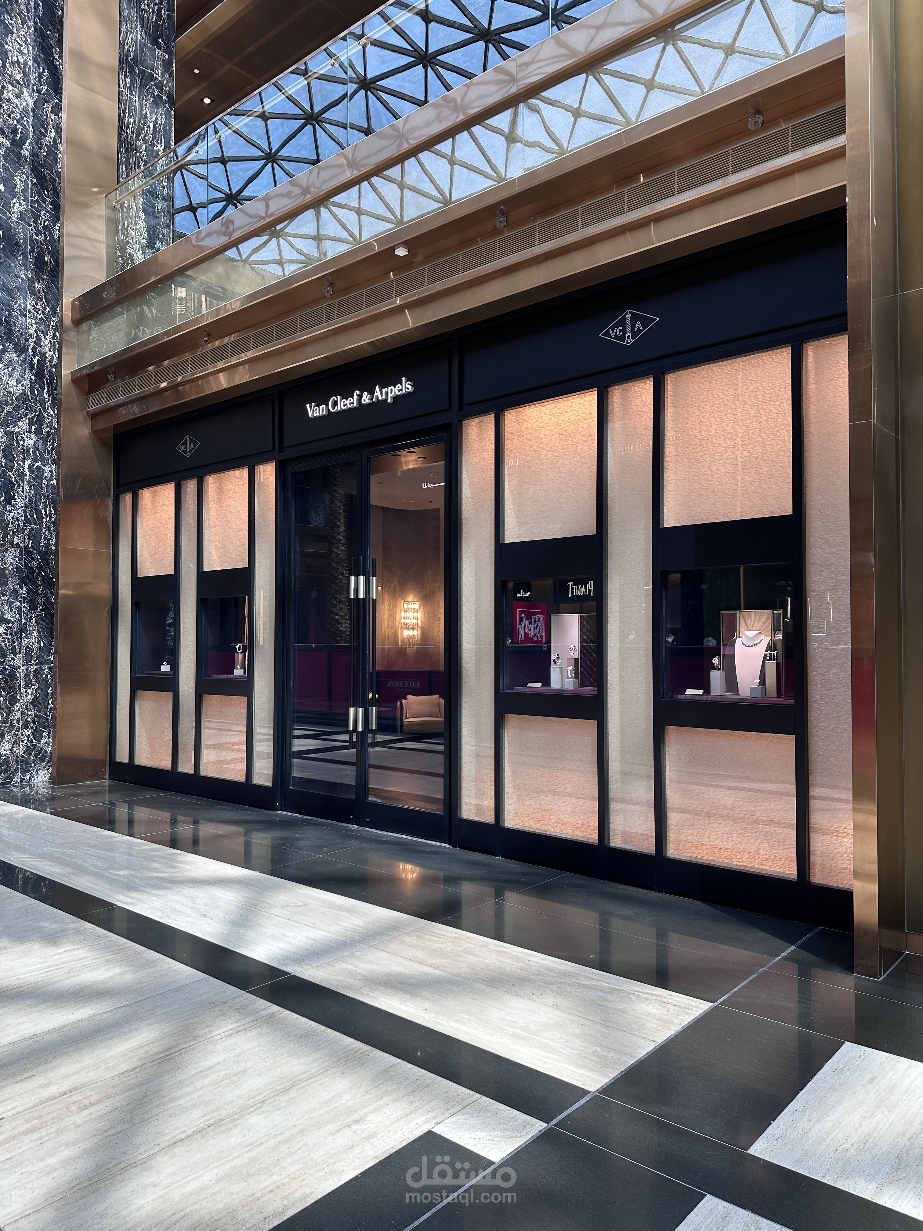 إعداد وثائق ومخططات مشروع ڤان كليف