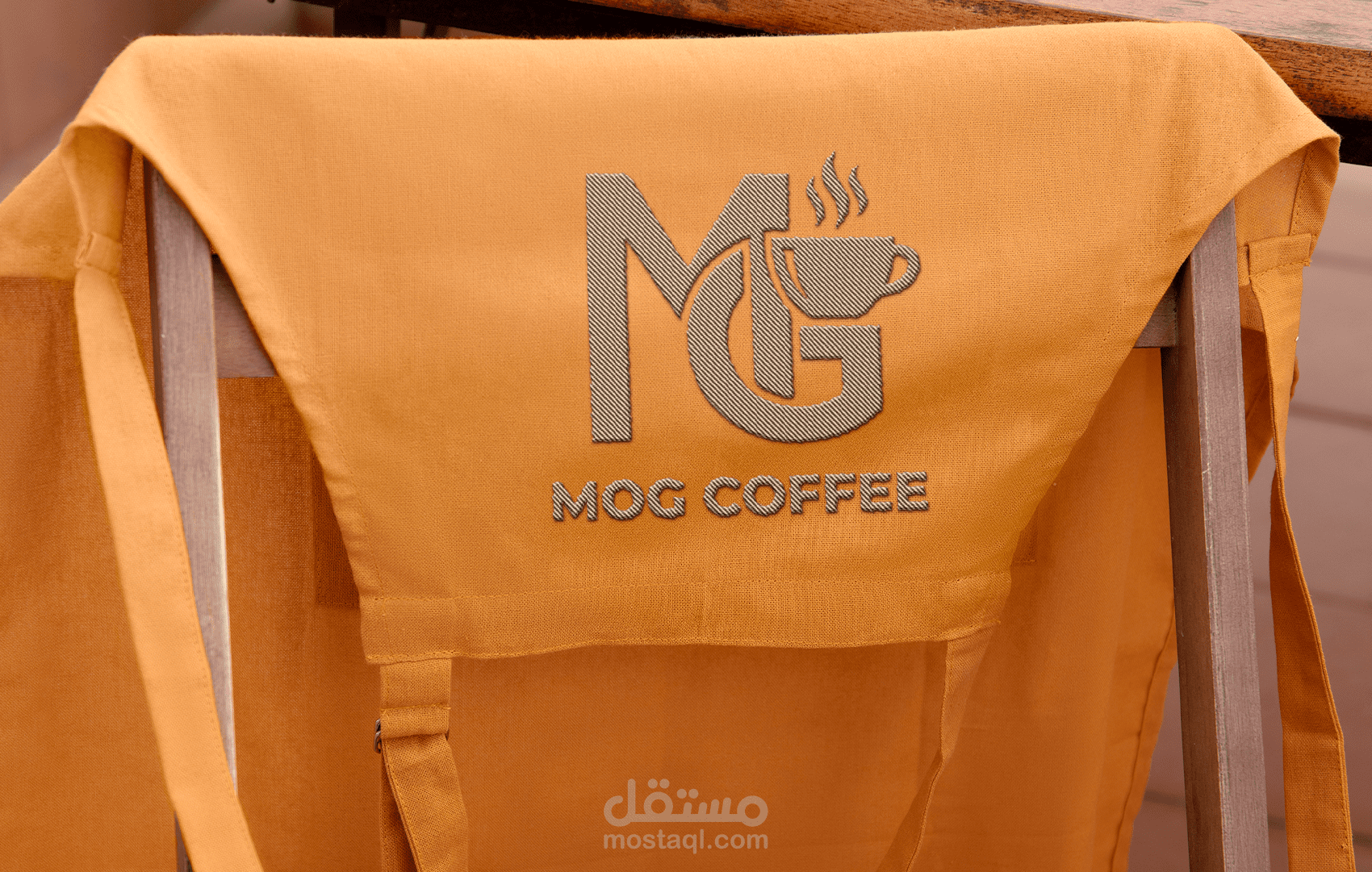 هوية MOG COFFEE البصرية | ابتكار شعار ذكي (Lettermark) وإخراج فني واقعي