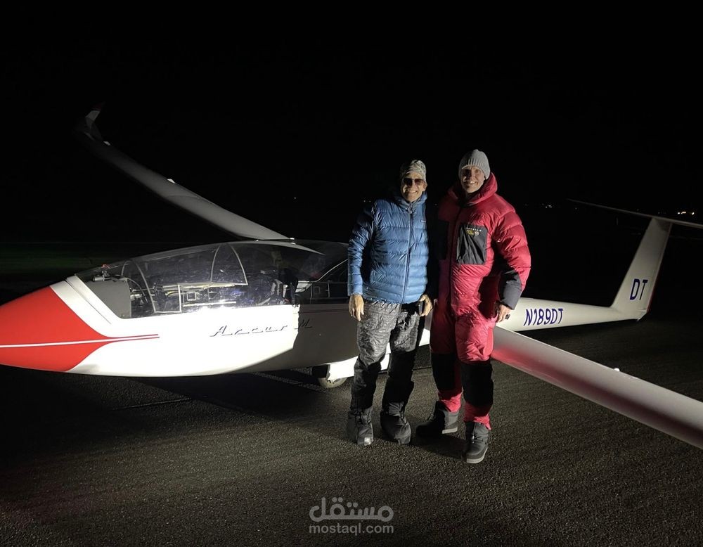 هذا الفيديو يشرح مفهوم الطائرات الشراعية (Gliders) بطريقة مبسطة وجذابة تناسب جمهور TikTok