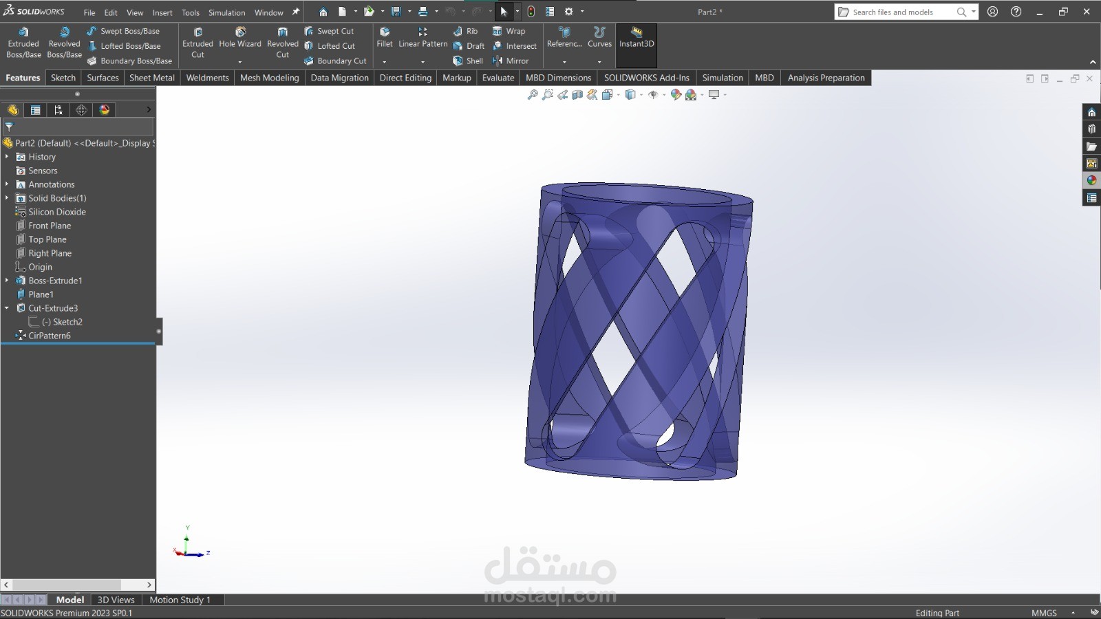 تصميم نموذج ثلاثي الأبعاد لهيكل أسطواني بزخرفة حلزونية باستخدام SolidWorks