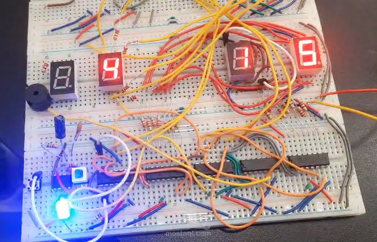 مؤقت المنطق الرقمي (Digital Logic Timer)