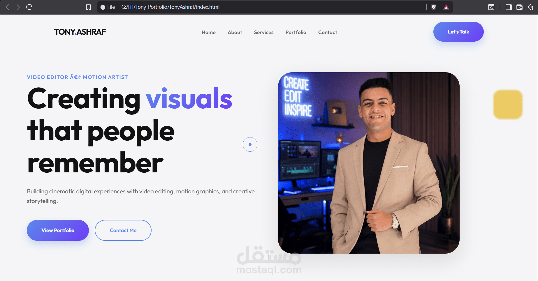 تصميم وتطوير موقع تعريفي تفاعلي (Portfolio) لعميل في المجال الإبداعي