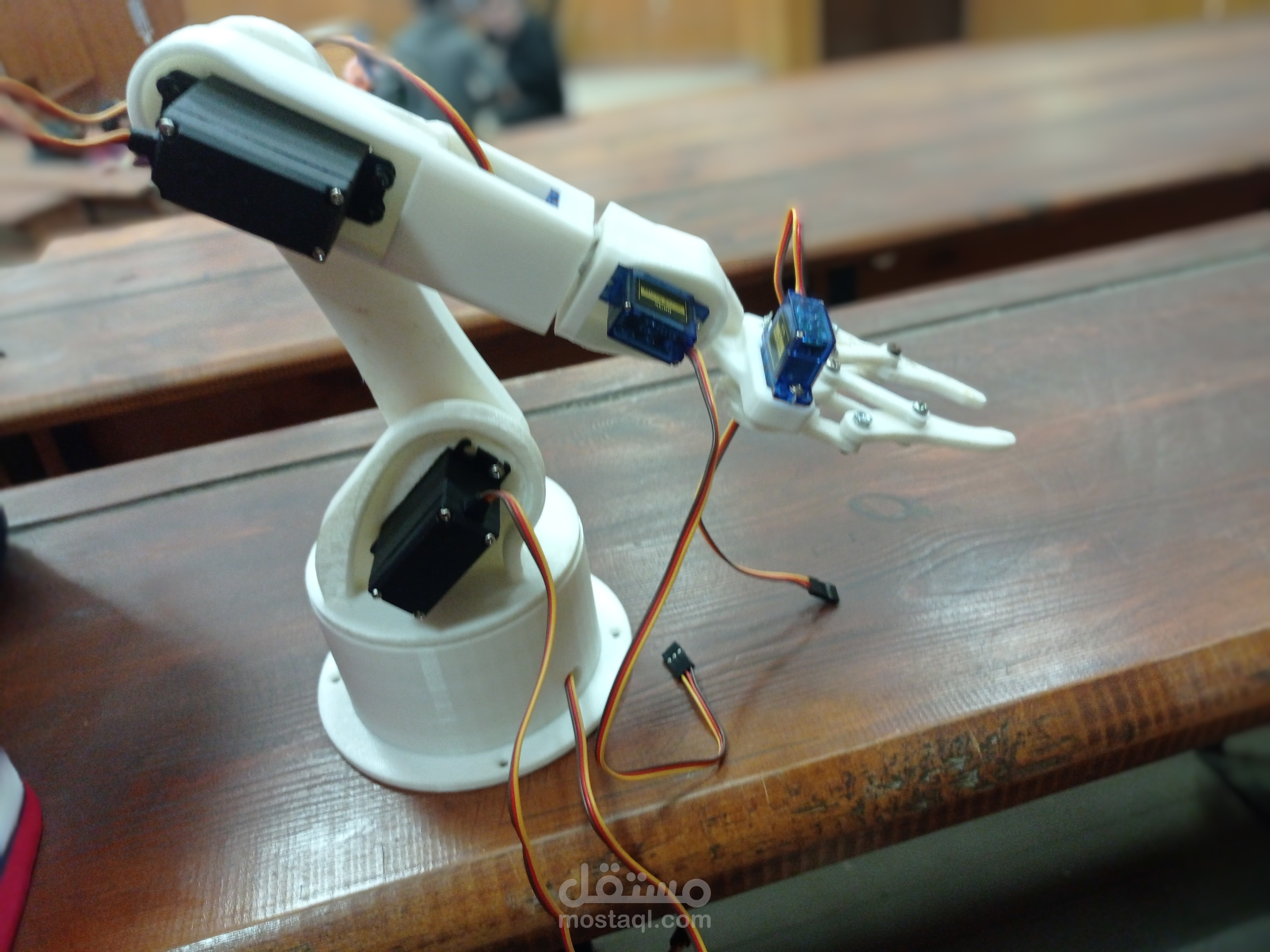 Robot Arm design by solid and production by 3d printing