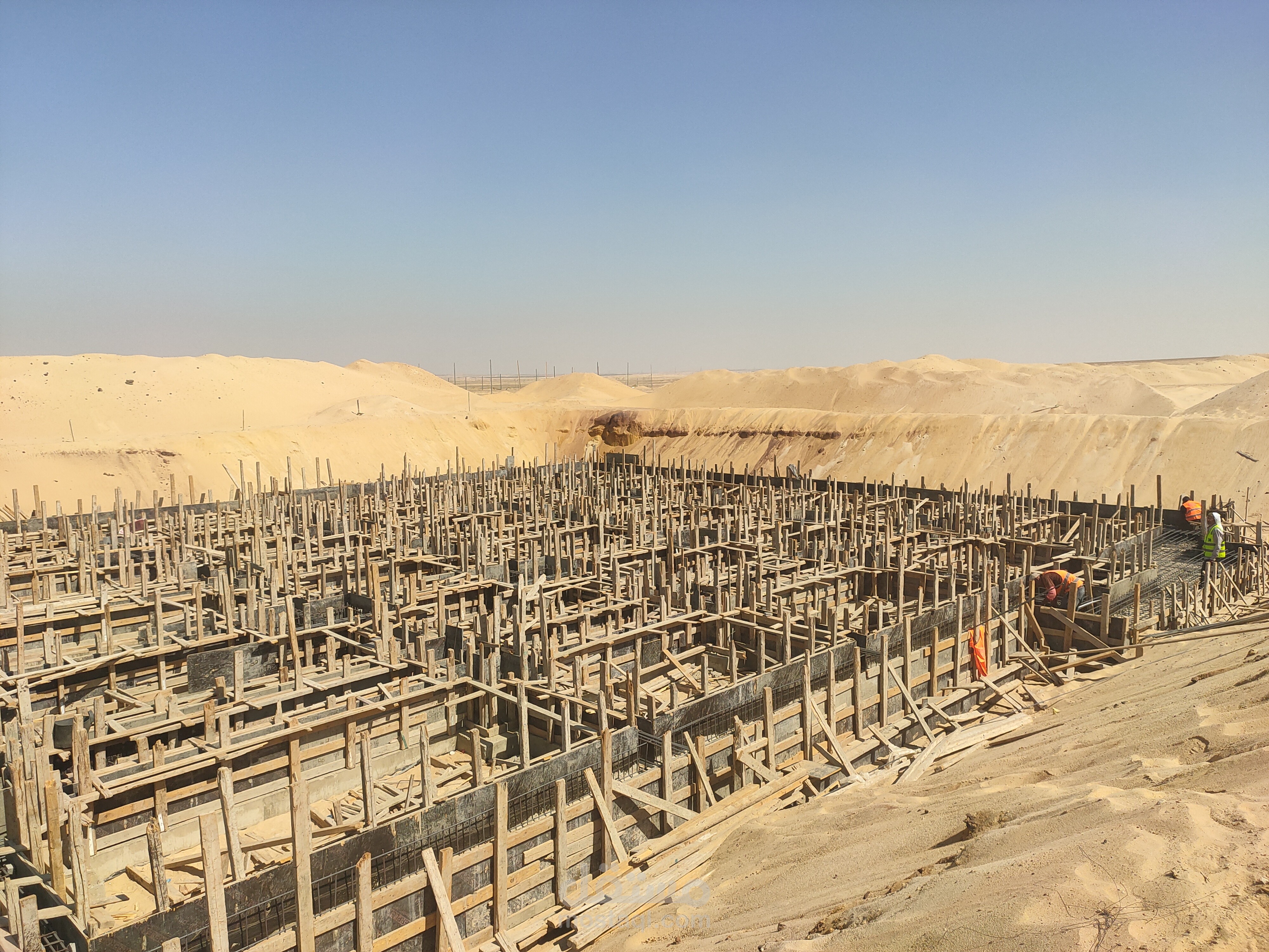 أعمال التنفيذ والمكتب الفني لمحطة كهرباء جهد 66kv لمبنى الكنترول
