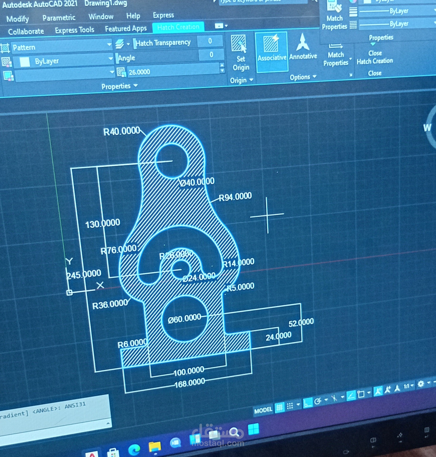 رسم قطعة ميكانيكية هندسية بدقة عالية باستخدام AutoCAD