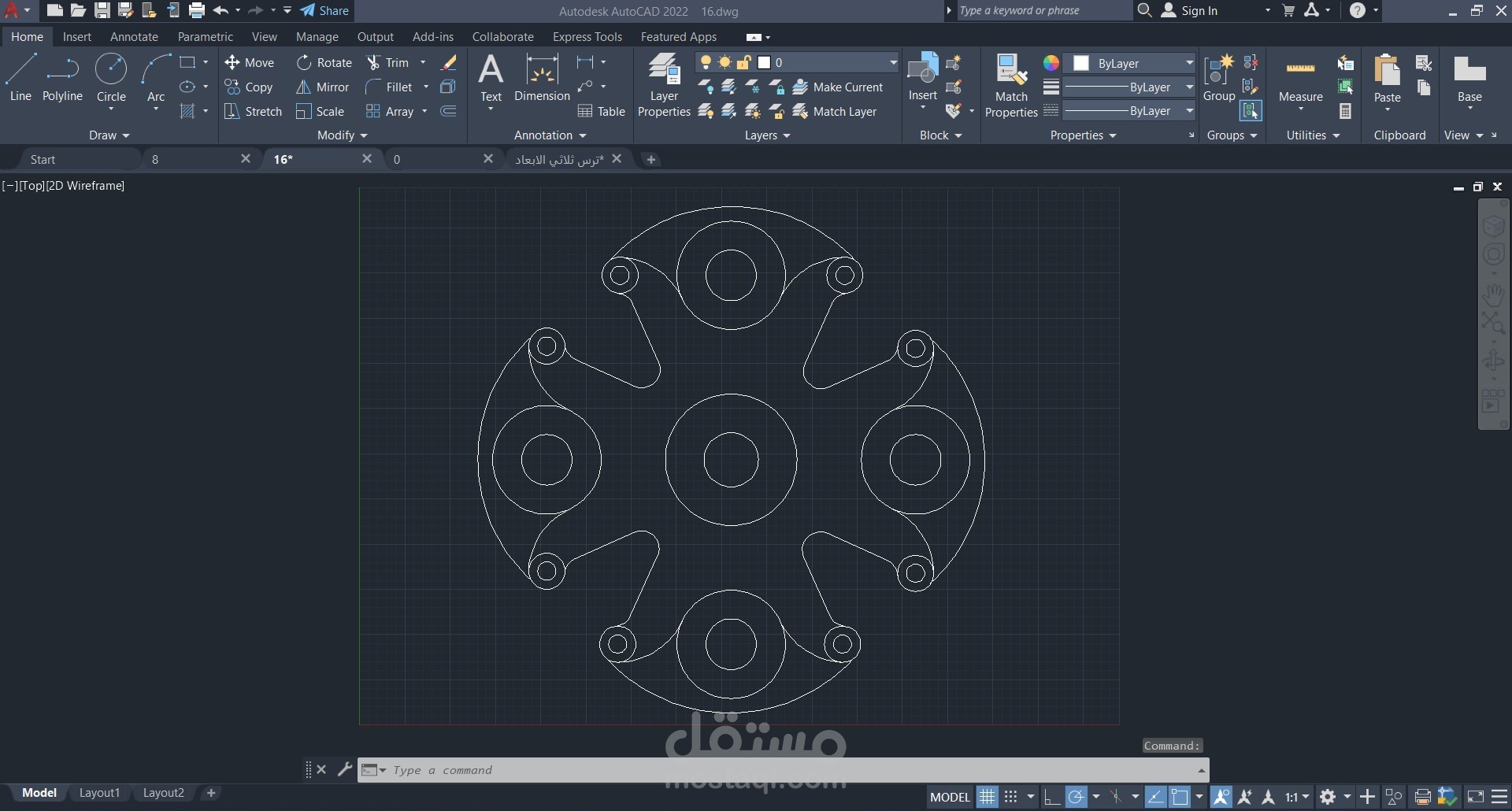 تصميم ورسم هندسي ثنائي الأبعاد (2D) لقاعدة ميكانيكية متناظرة باستخدام AutoCAD