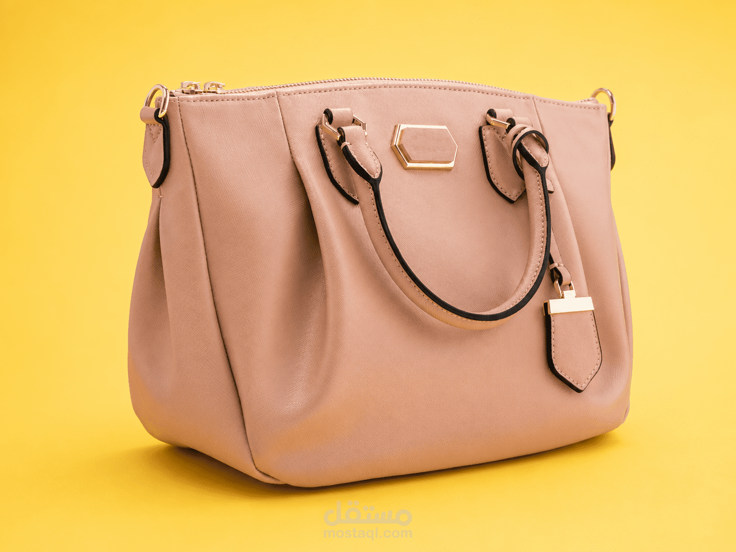 تعديل احترافي لصورة منتج (Product Photo Editing)