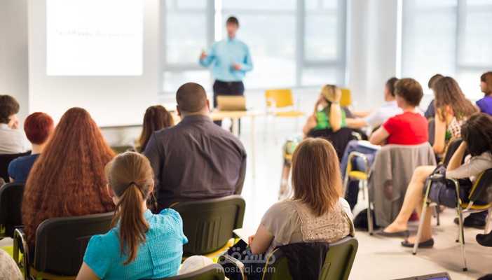 إعلان لشركة (Etopacademy)