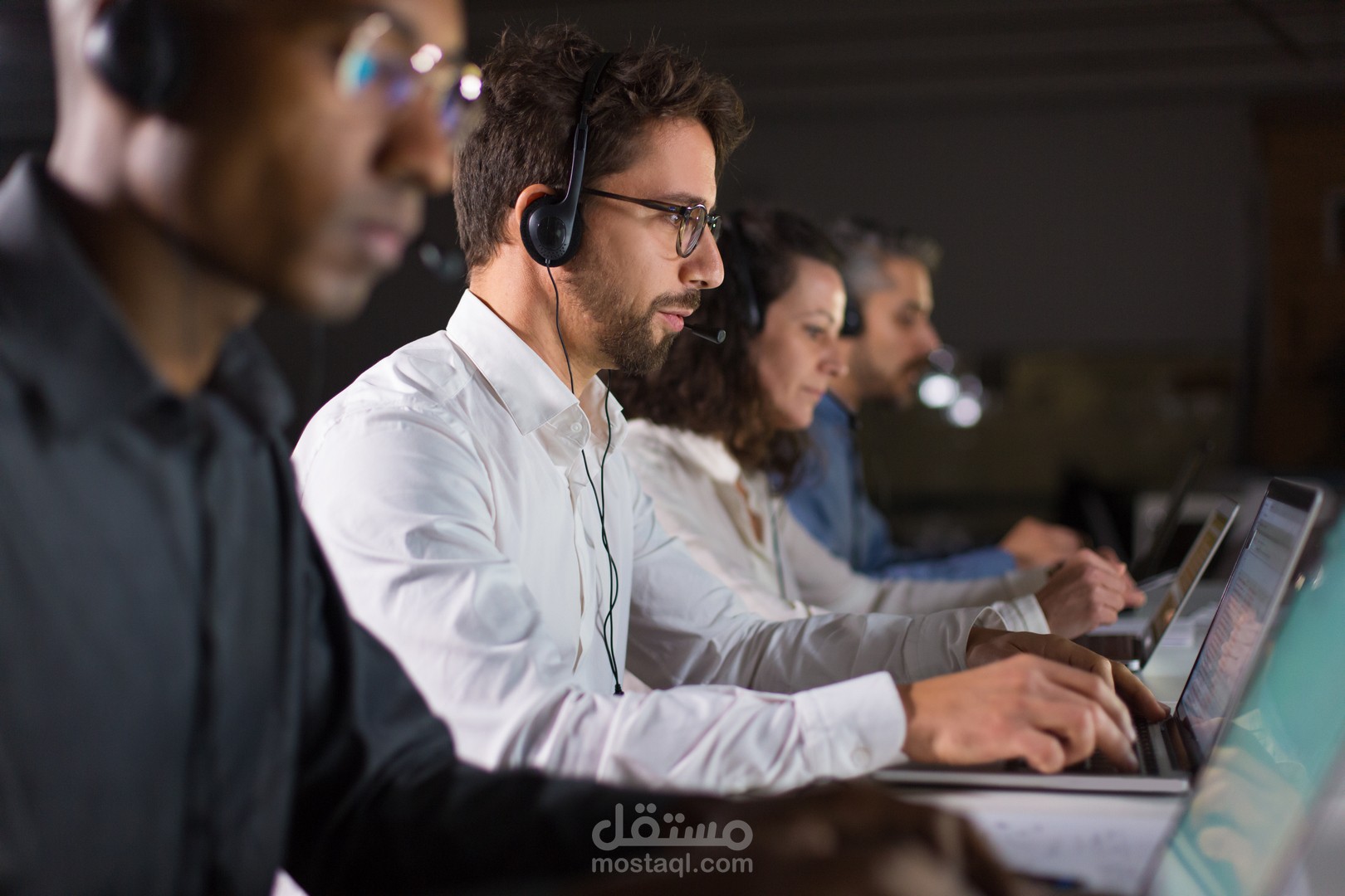 تأسيس مراكز الاتصال للغير