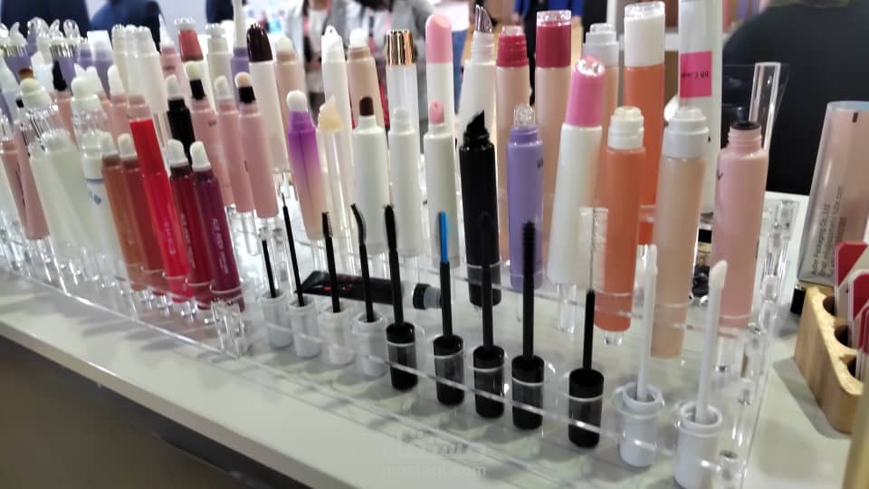 International procurement and logistics