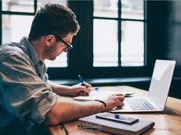 كتابة محتوى وسائل التواصل الاجتماعي