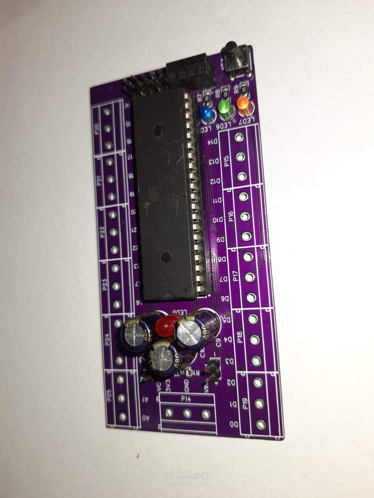 تصميم لوحات إلكترونية PCB للمتحكم الدقيق atmega32a