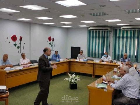 تدريب قيادات شركة النقل على القيادة والعمل الجماعي