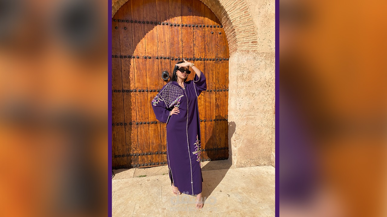 مونتاج لمتجر ملابس مغربية