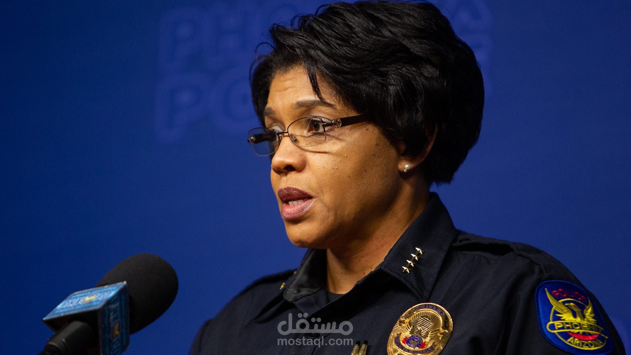 جرح 9 ضباط شرطة فينيكس و موت امرأة مشتبه بها: ما نعرفه عن إطلاق الشرطة للنار