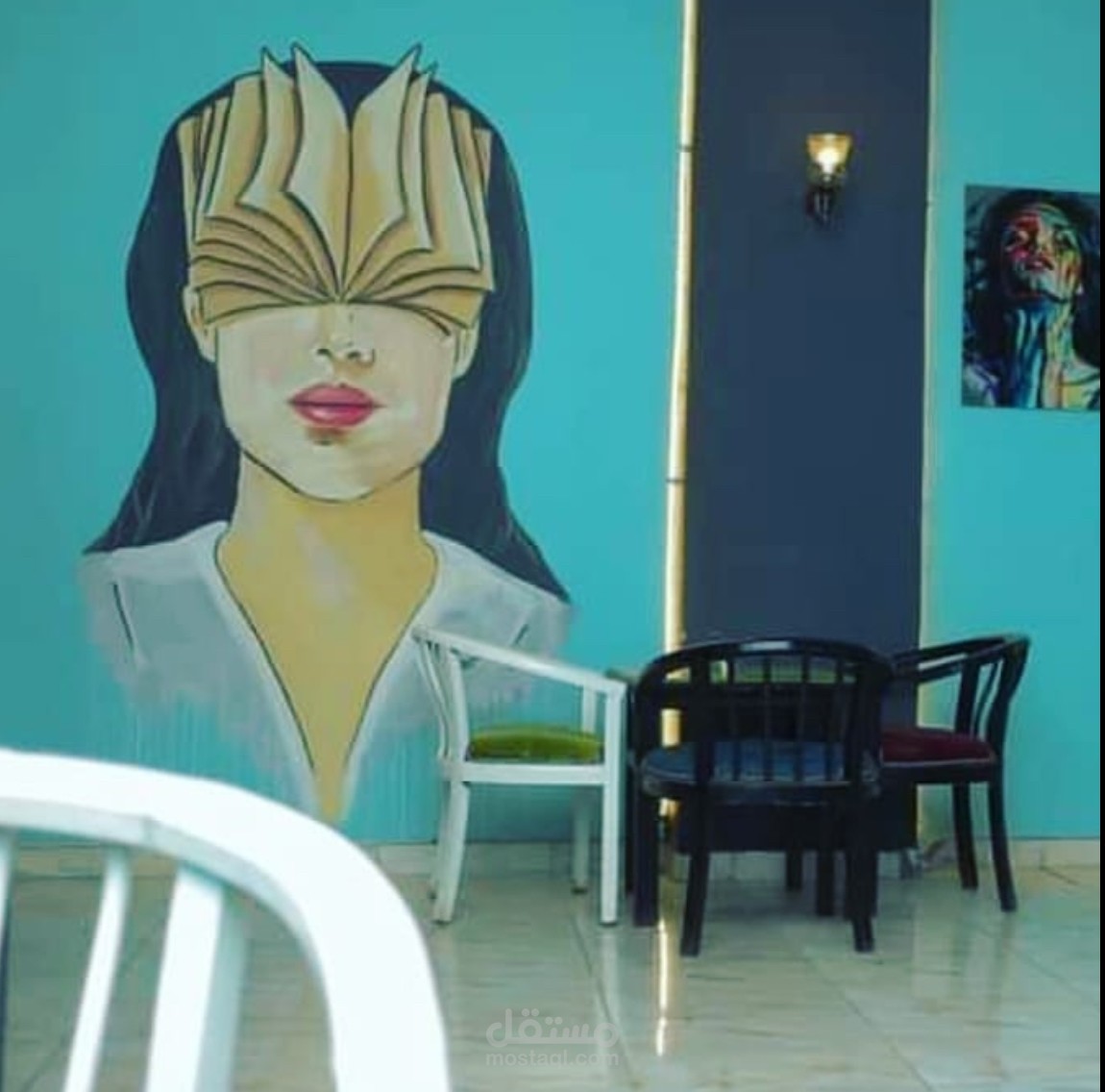 رسم ديكور على الحائط