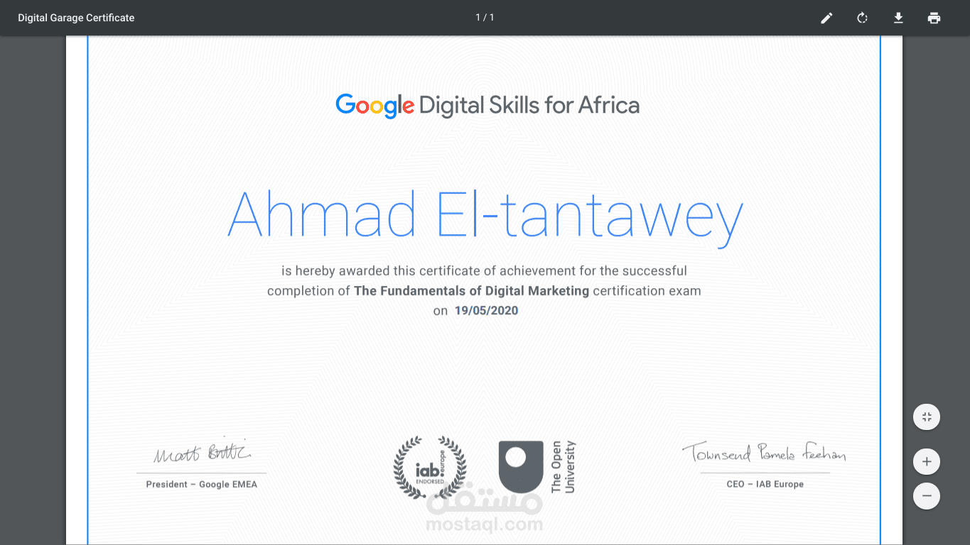 حاصل على شهادة في التسويق الرقمي من جوجل