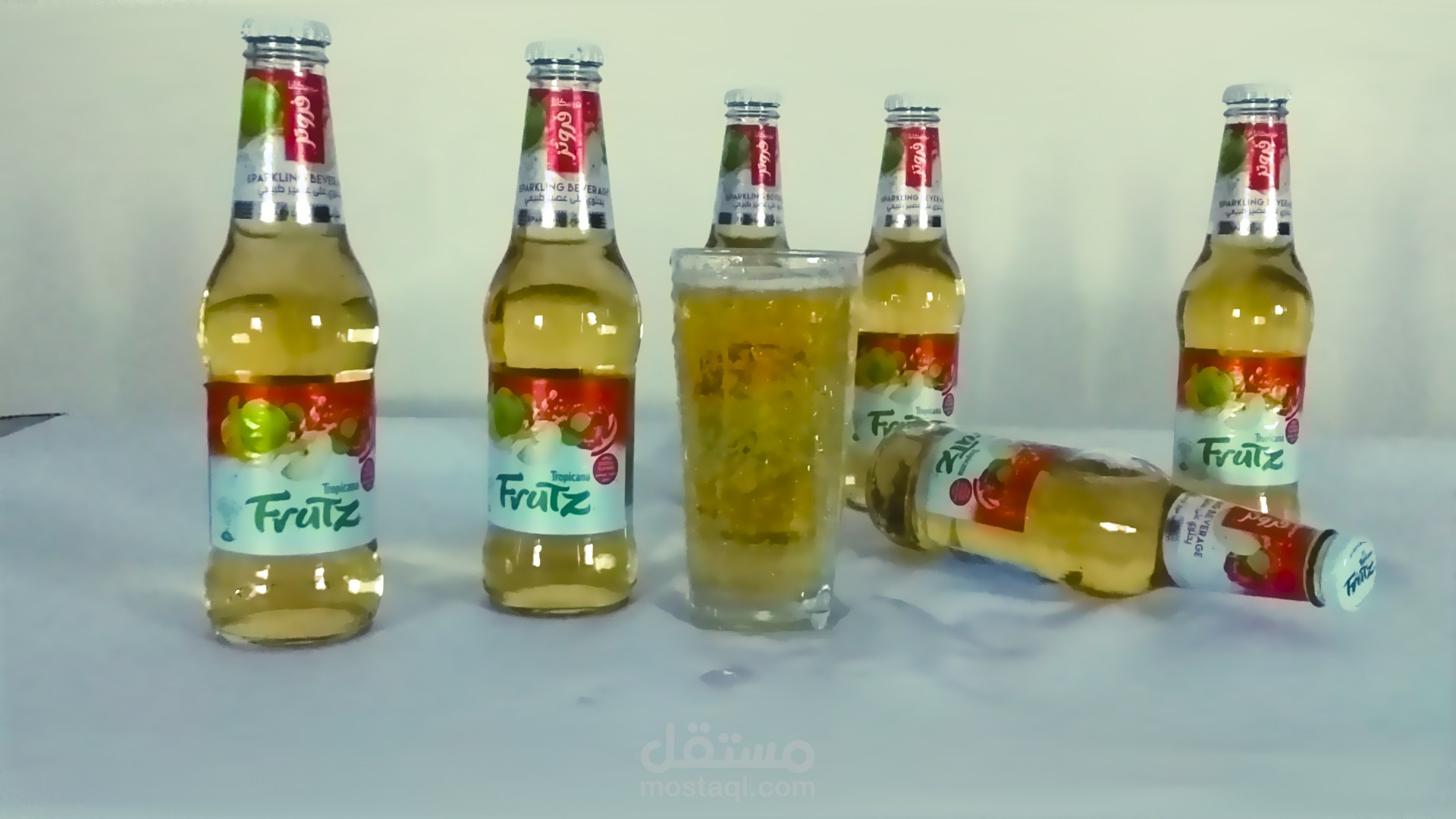 اعلان غير رسمي لشركة تروبيكانا فروتز لمشروب فروتز بطعم التفاح