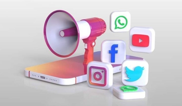 كتابة محتوى وسائل التواصل الاجتماعي.