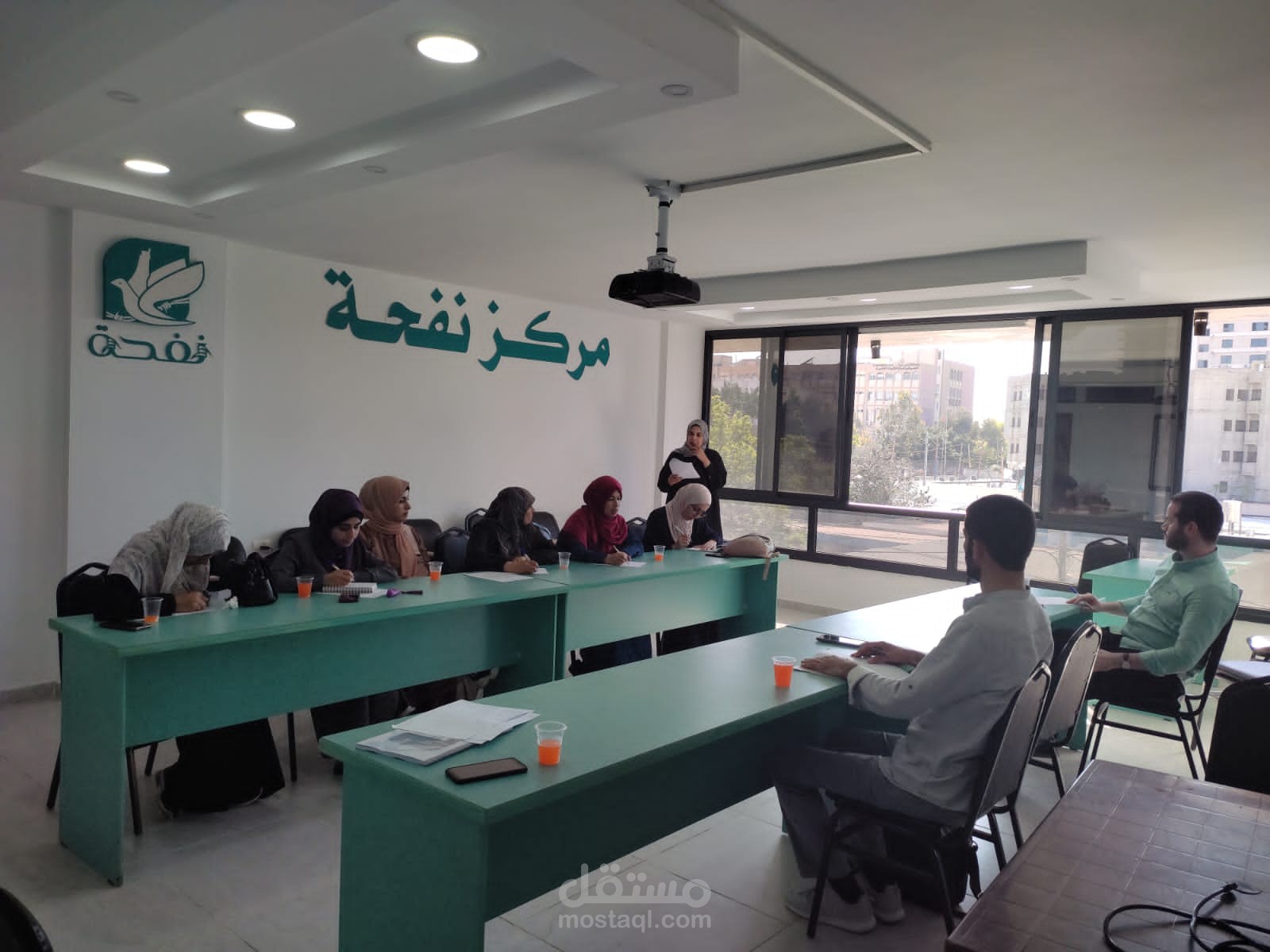 إعطاء دورة في التدقيق اللغوي