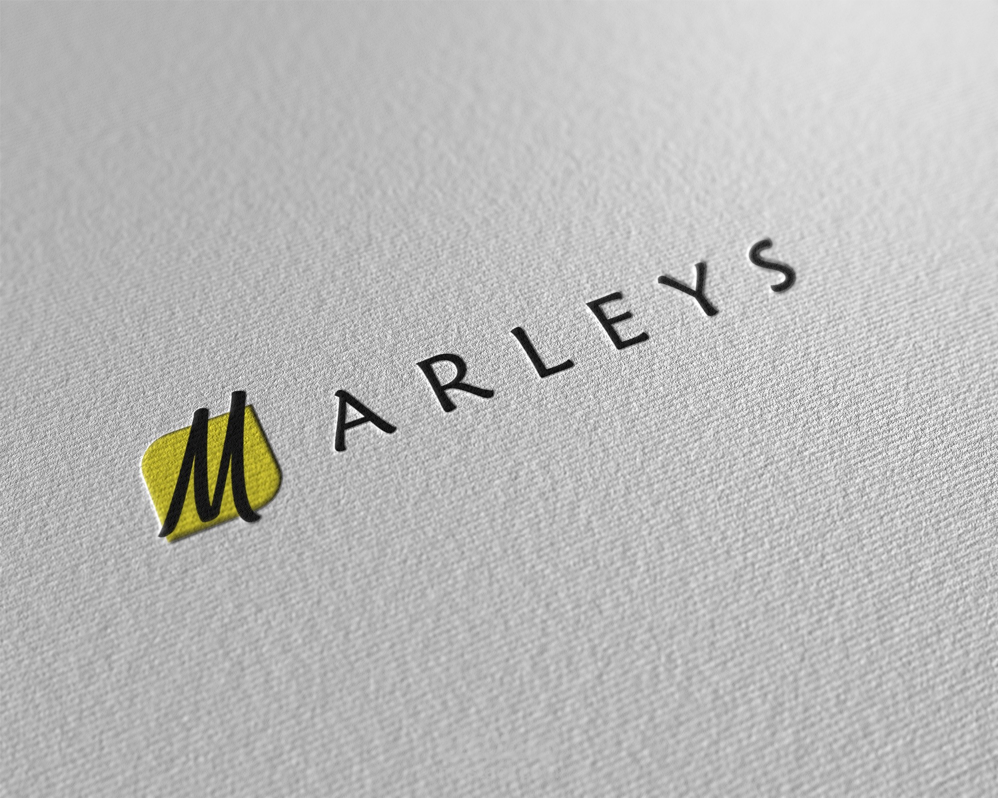 شعار لمحل بيع ملابس موضة