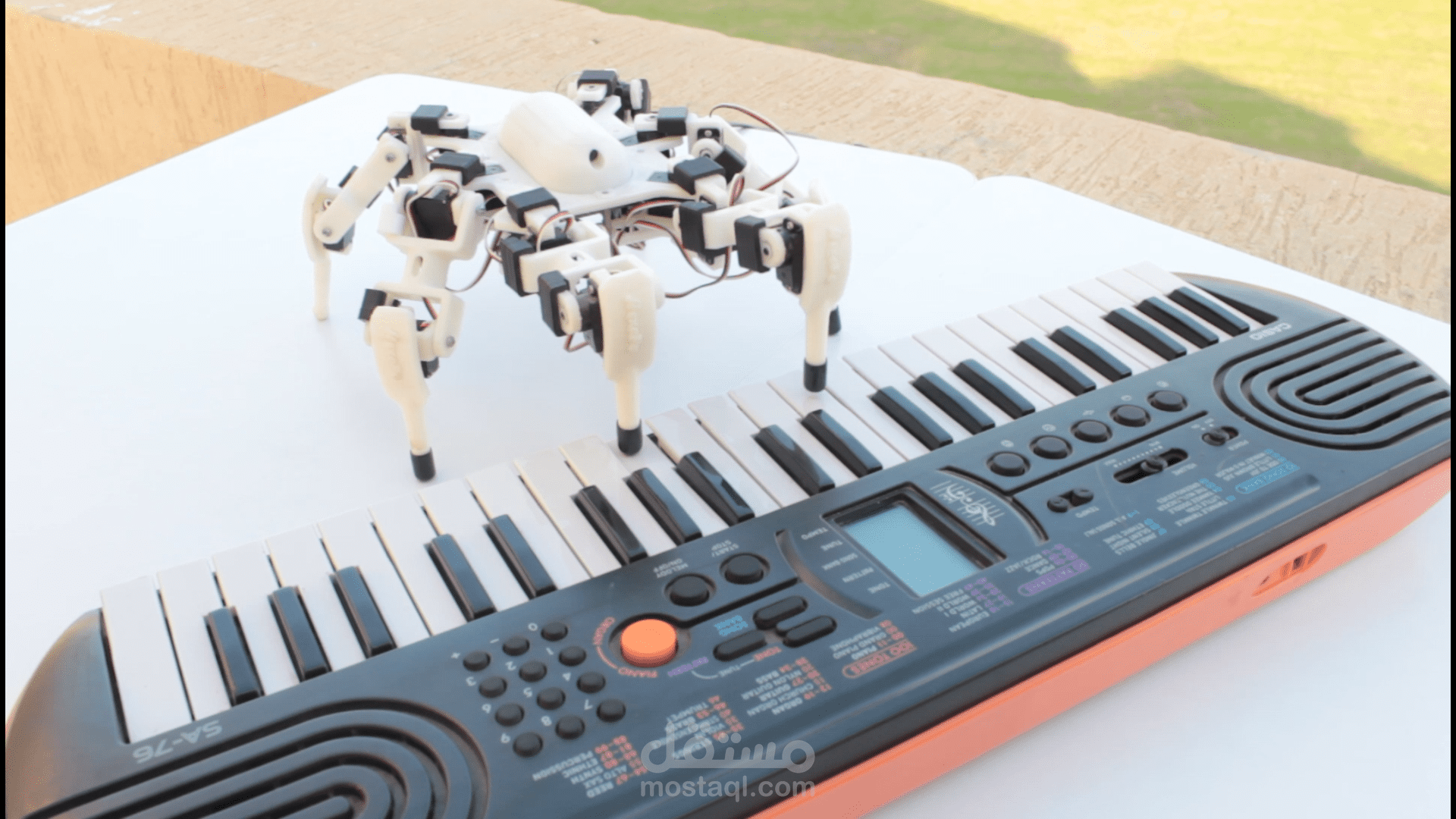 صناعة روبوت Hexapod و برمجته بالبايثون Python