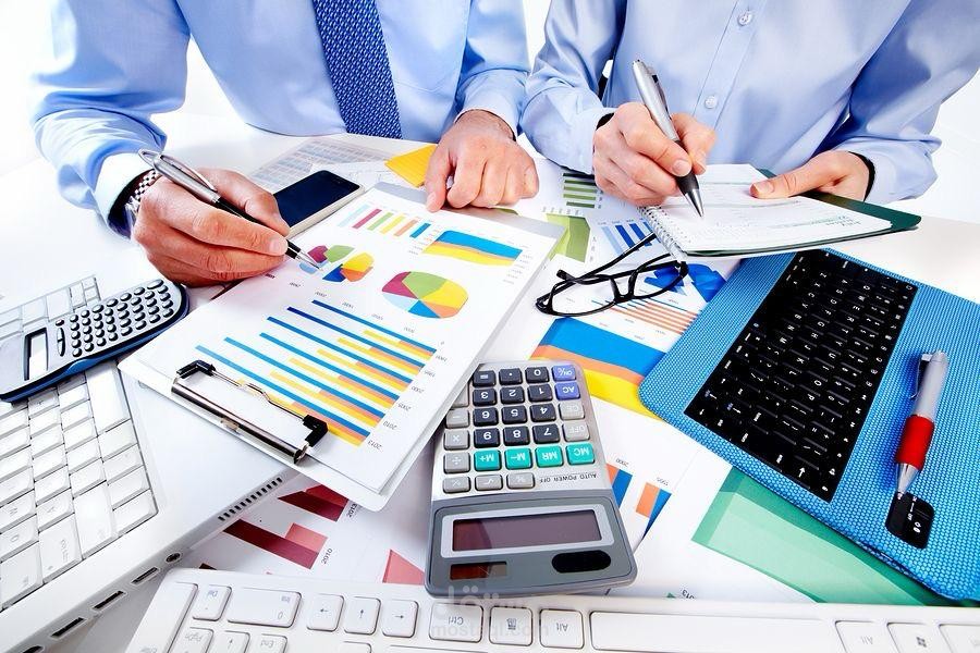 تقديم الاستشارات المالية والادارية للشركات والمؤسسات