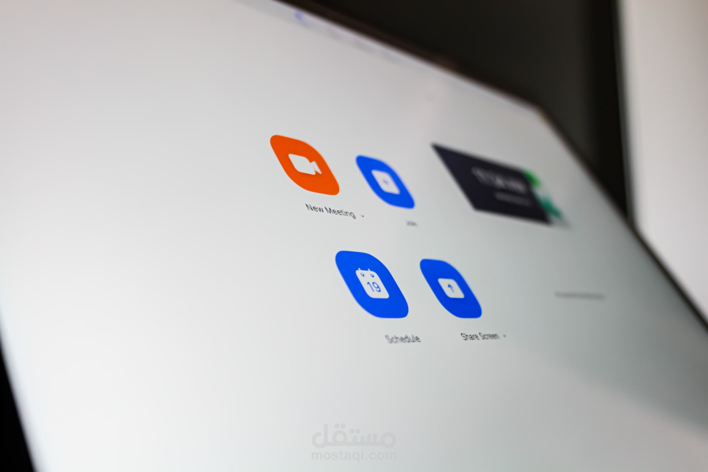 أفضل تطبيقات لمُساعدتك للإجتماع عن بُعد