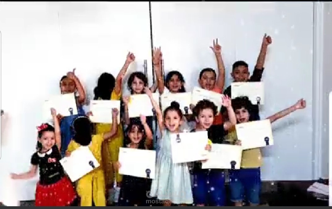 برنامج المتواصل اللامع (للأطفال)