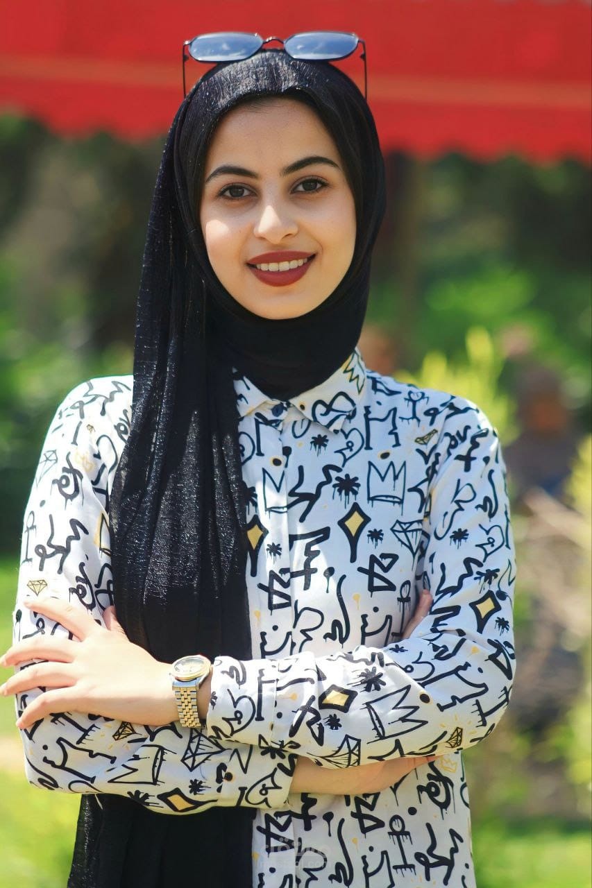 كاتبة مقالات