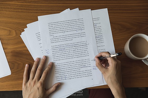 تدقيق لغوي لجزء من رواية مكتوبة باللغة الإنجليزية