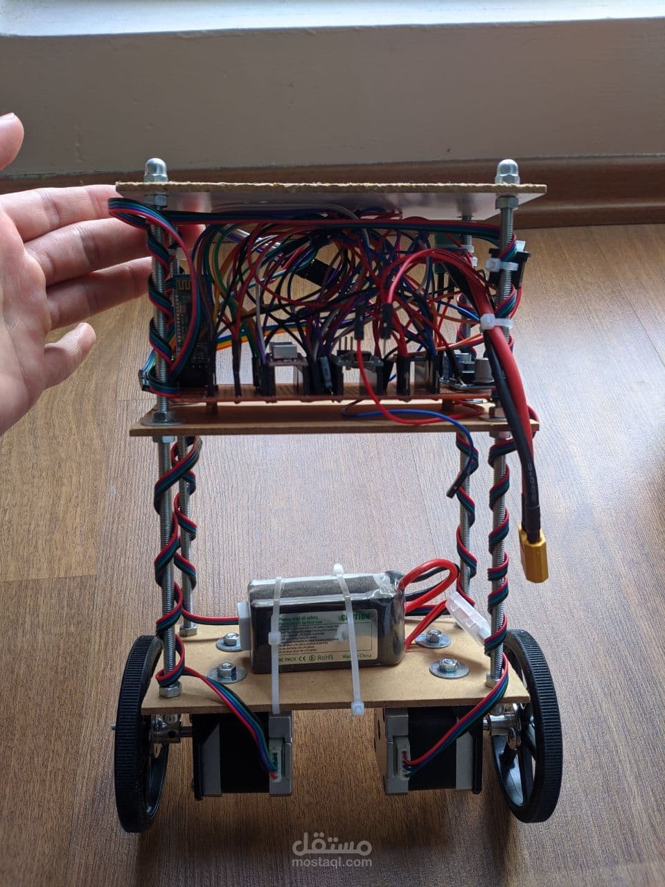 روبوت توازن ذاتي باستخدام الأردوينو